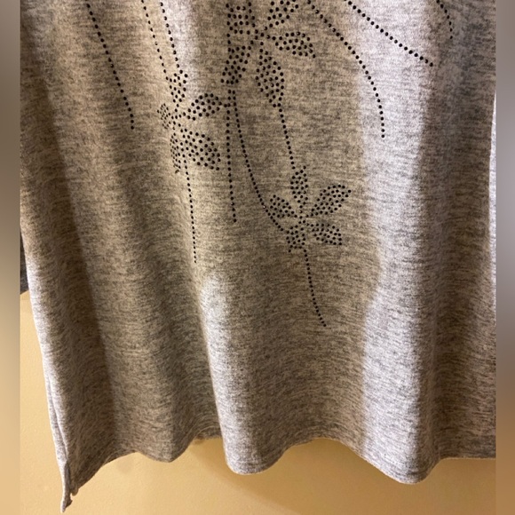 Periwinkle grey 3/4 sleeve sweater with black gems - XXL - NWOT - Picture 4 of 9